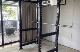 Squat Rack - მრავალფუნქციური სავარჯიშო რეკი 
