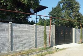 იყიდება და იწყობა ევრო-დეკორატიული ღობეები