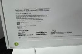 MacBook Air 13.6" M5 216GB RAM / 512 GB SSD