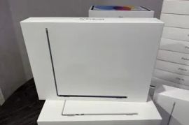 MacBook Air 13.6" M5 216GB RAM / 512 GB SSD