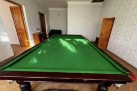 Classic Turned-Leg Russian Pyramid Billiard Table