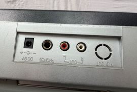 Donner DEK-885.