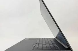 LENOVO 16 OLED 2.8 K touch / ULTRA 9 / 32 GB / 8 GB RTX /1 T