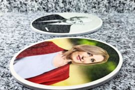 სარიტუალო სურათი შუშაზე და კერამიკაზე