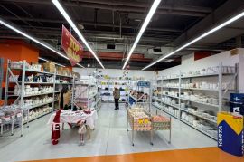 საწყობის და მაღაზიის თარო