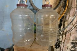 პლასტმასის 20 ლიტრიანი ბოცა