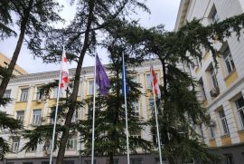 ქარხნული სადროშე ბოძები ასევე რკინის შიდა წარმოება