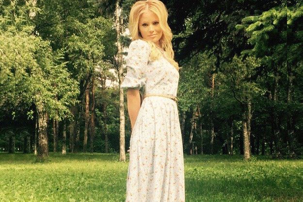 Дана Борисова выбрала свадебное платье