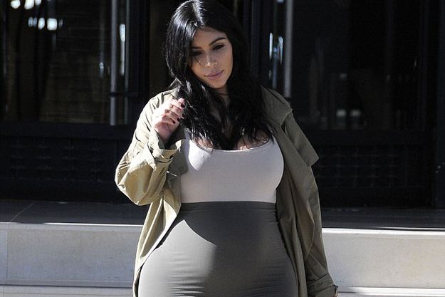 Беременная Ким Кардашьян стремительно набирает вес