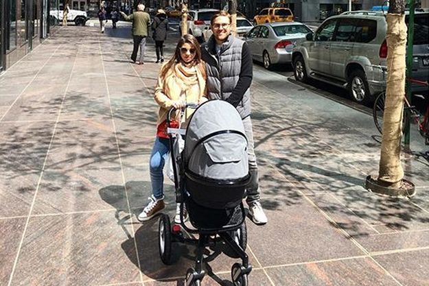 Галина Юдашкина прогулялась с мужем и сыном по Нью-Йорку
