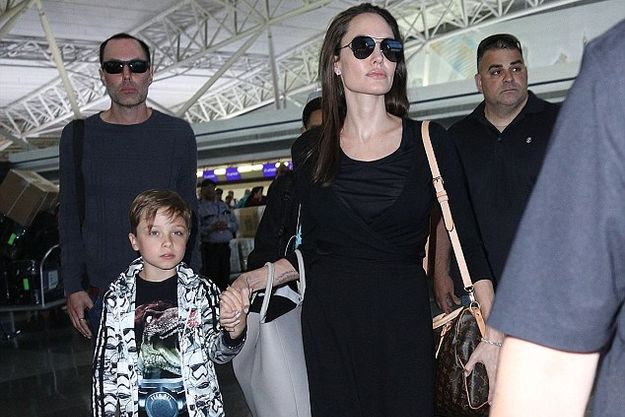 Анджелина Джоли впервые после новости о разводе вышла в свет
