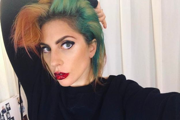 Леди Гага удивила новым цветом волос