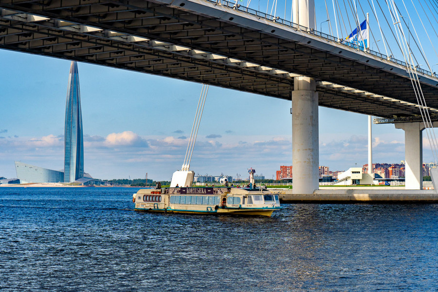 12 водных прогулочных маршрутов открылись в Петербурге в первый день навигации